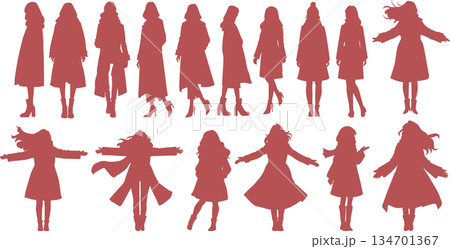 コートをきた女性のイラスト 134701367