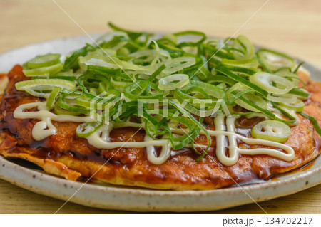 ネギたっぷりのお好み焼き ネギたっぷりのお好み焼き 134702217
