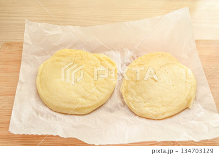 レンチンで作るヘルシーな豆腐パン 134703129