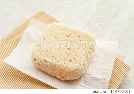 レンジで作る蒸しパン風豆腐米粉パン 134703161