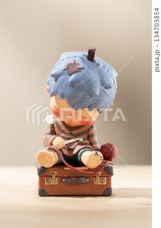 POP MART HIRONO Reshape Series Collectible Figure on Vintage Case POP MART HIRONO Reshape Series Collectible Figure on Vintage Case 134703854