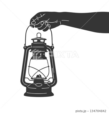 カンテラを持つ手のシルエットアイコン 134704842