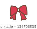 シンプルな赤色のリボンのイラスト 134706535