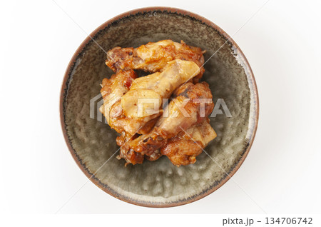 スパイシー鶏手羽元 134706742