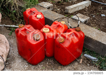 工事現場の灯油用ポリタンク 工事現場の灯油用ポリタンク 134708805