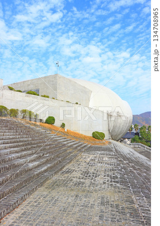 岐阜県岐阜市、長良川国際会議場の風景 134708965