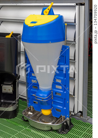 Automatic Feeder Pig Farm Automatic Feeder Pig Farm 134709920