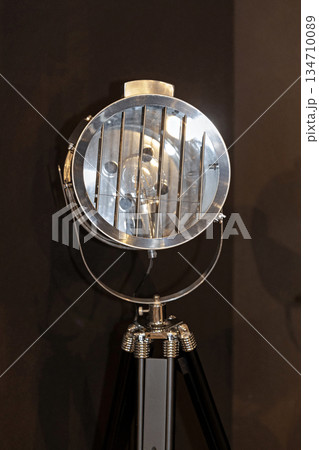 Silver Refletor Tripod Lamp Silver Refletor Tripod Lamp 134710089