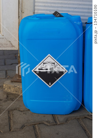 Corrosive Substance Plastic Canister 134710100