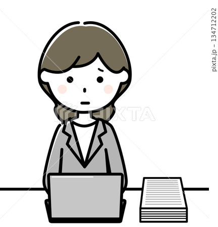 パソコンを操作するスーツの女性　キャパオーバー 134712202