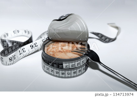Weight loss nutrition concept with canned tuna meal 134713974
