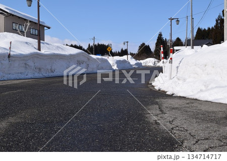豪雪地方の道路 山形県 134714717
