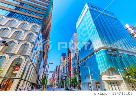 東京 中央区 銀座の都市風景 銀座五丁目交差点付近 東京 中央区 銀座の都市風景 銀座五丁目交差点付近 134715103
