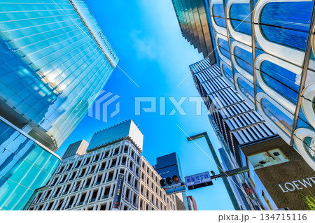 東京 中央区 銀座の都市風景 銀座五丁目交差点付近 東京 中央区 銀座の都市風景 銀座五丁目交差点付近 134715116