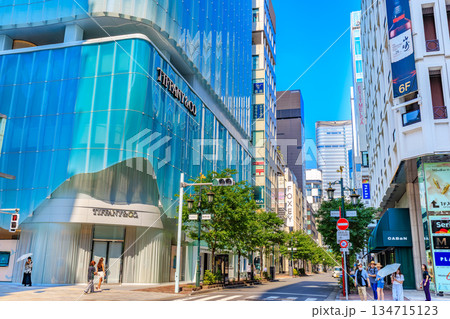 東京 中央区 銀座の都市風景 銀座五丁目交差点付近 東京 中央区 銀座の都市風景 銀座五丁目交差点付近 134715123
