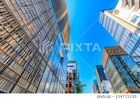 東京 中央区 銀座の都市風景 銀座六丁目交差点付近 東京 中央区 銀座の都市風景 銀座六丁目交差点付近 134715130