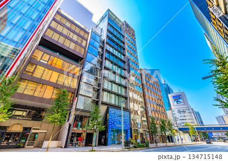 東京 中央区 銀座の都市風景 銀座七丁目交差点付近 東京 中央区 銀座の都市風景 銀座七丁目交差点付近 134715148