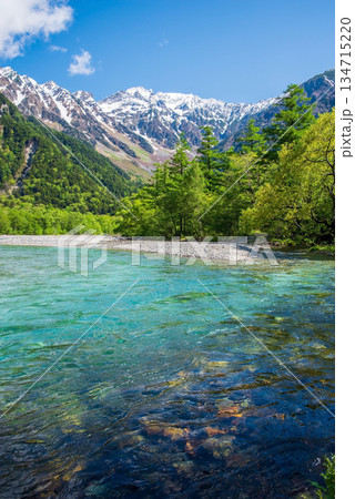 さわやか上高地『清流梓川と穂高連峰』《長野県 松本市》 134715220