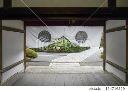 冬の大覚寺(京都)式台玄関 冬の大覚寺(京都)式台玄関 134716329