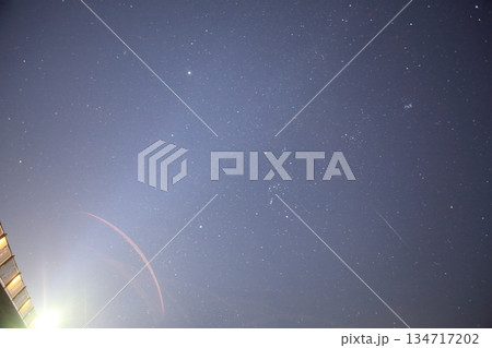 ふたご座流星群の流れ星 ふたご座流星群の流れ星 134717202