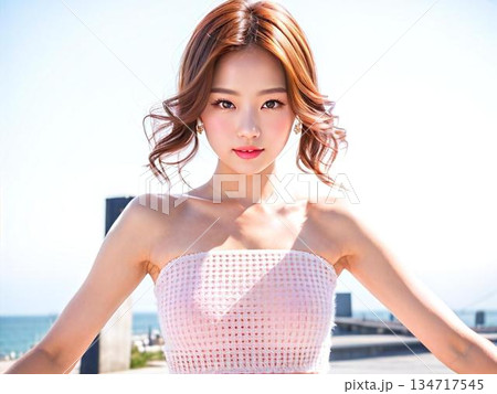 海を眺める女性 134717545