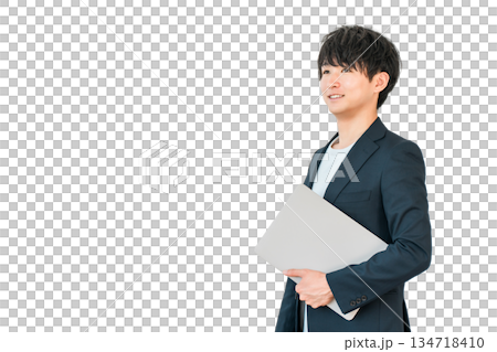 數位原生世代的年輕人，擁有一台電腦 134718410