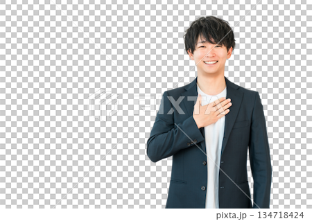 穿著夾克微笑的年輕亞洲男性商人(真誠、信任、真誠、善良、自信、真誠) 穿著夾克微笑的年輕亞洲男性商人(真誠、信任、真誠、善良、自信、真誠) 134718424