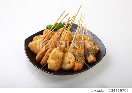 串揚げの盛り合わせ 134719703