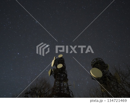 冬の電波塔とジュピター（20251223025643） 134721469