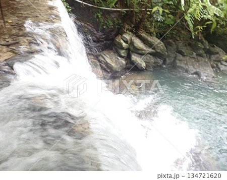 沖縄 比地大滝 国頭村 沖縄県北部 滝 マイナスイオン 沖縄 比地大滝 国頭村 沖縄県北部 滝 マイナスイオン 134721620