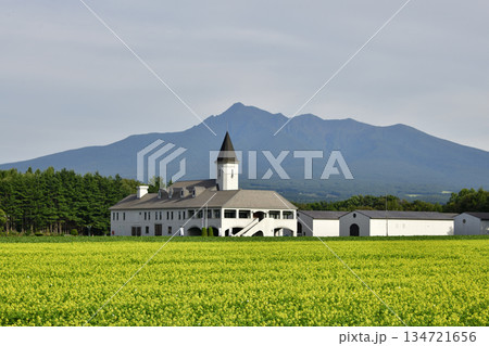 斜里岳とパパスシャトーの四季 134721656