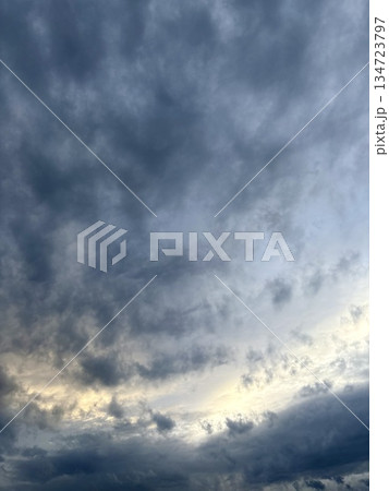 雨上がりの空 134723797