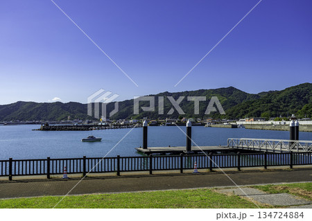 宇佐しおかぜ公園 宇佐湾と宇佐大橋 高知県土佐市 宇佐しおかぜ公園 宇佐湾と宇佐大橋 高知県土佐市 134724884