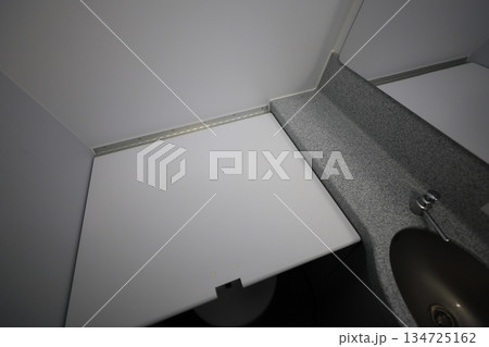 おむつ交換台 134725162