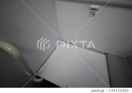 おむつ交換台 134725163