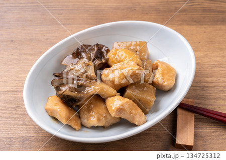 鶏肉とこんにゃくの味噌煮 鶏肉とこんにゃくの味噌煮 134725312