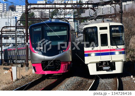 京王5000系5735Fと9000系9745Fどちらも回送列車 134726416