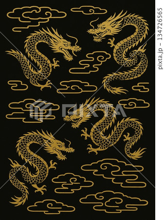 黒地に金の龍と雲紋の和柄パターン 134726565