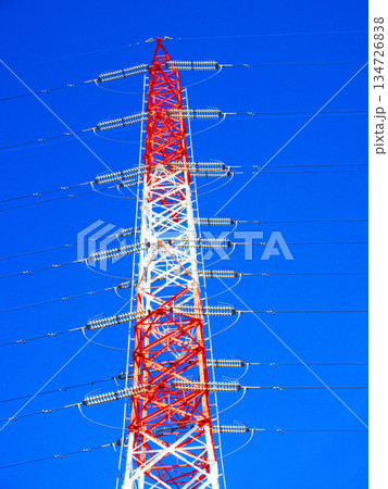 青空と鉄塔の美しい風景 134726838