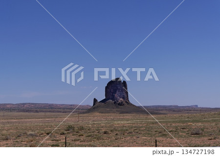 R163からモニュメントバレー入口のスモールアガスラピーク 134727198