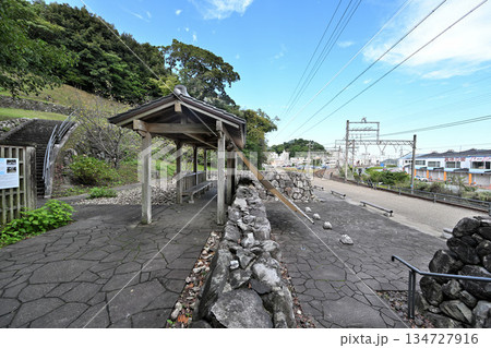 三重県 志摩国「鳥羽城」本丸と石垣 海と鉄道の見える城跡 三重県 志摩国「鳥羽城」本丸と石垣 海と鉄道の見える城跡 134727916