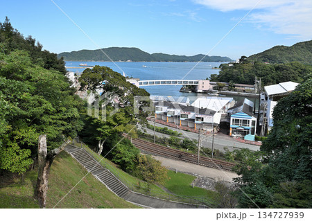 三重県 志摩国「鳥羽城」本丸と石垣 海と鉄道の見える城跡 三重県 志摩国「鳥羽城」本丸と石垣 海と鉄道の見える城跡 134727939