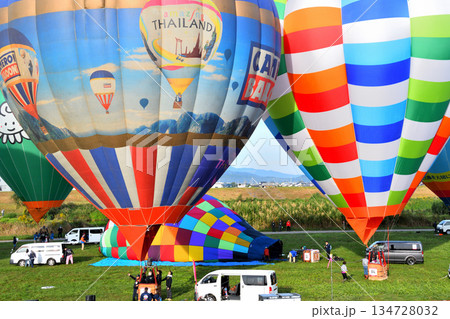 熱気球・バルーン 134728032