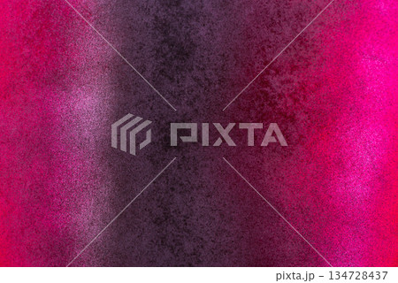 スプレー塗料の赤色と黒色の背景 スプレー塗料の赤色と黒色の背景 134728437