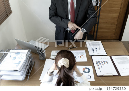 Manager showing dissatisfaction with subordinates late Manager showing dissatisfaction with subordinates late 134729380