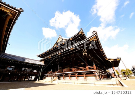 京都府　東本願寺・御影堂（重要文化財） 京都市 下京区 常葉町　2022年2月 134730312