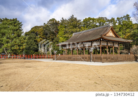 冬の賀茂別雷神社(上賀茂神社)外幣殿(馬場殿) 冬の賀茂別雷神社(上賀茂神社)外幣殿(馬場殿) 134730412