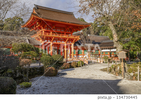 冬の賀茂別雷神社（上賀茂神社）楼門 134730445