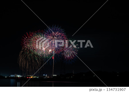 田原市の渥美半島花火大会の風景(愛知県) 田原市の渥美半島花火大会の風景(愛知県) 134731907