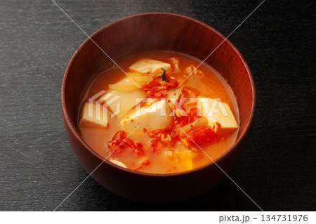 キムチの味噌汁 134731976